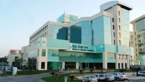 What is the best hospital for cancer treatment in Delhi ...